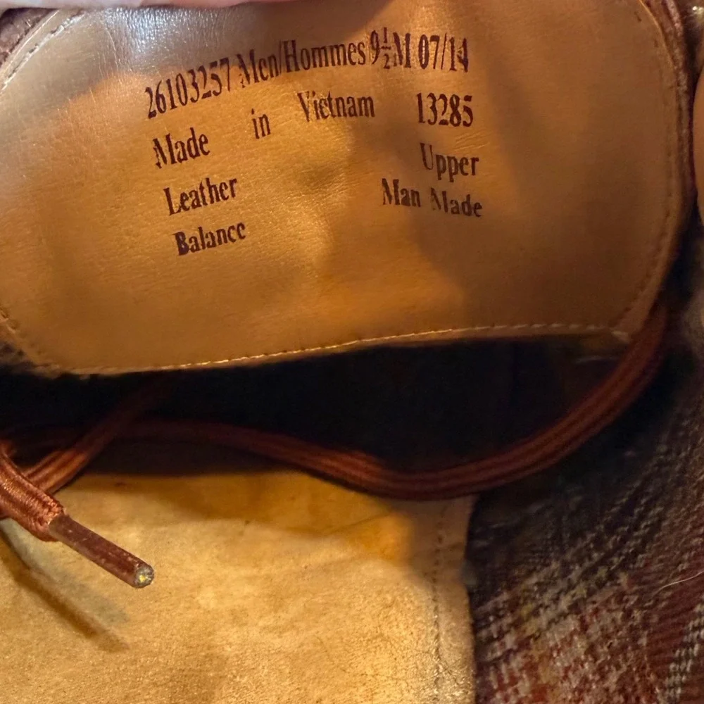 Clarks 1825 Mens Tan Brown Leather Wingtip Brogue Lug Sole Derby Shoes 9.5‎ M
